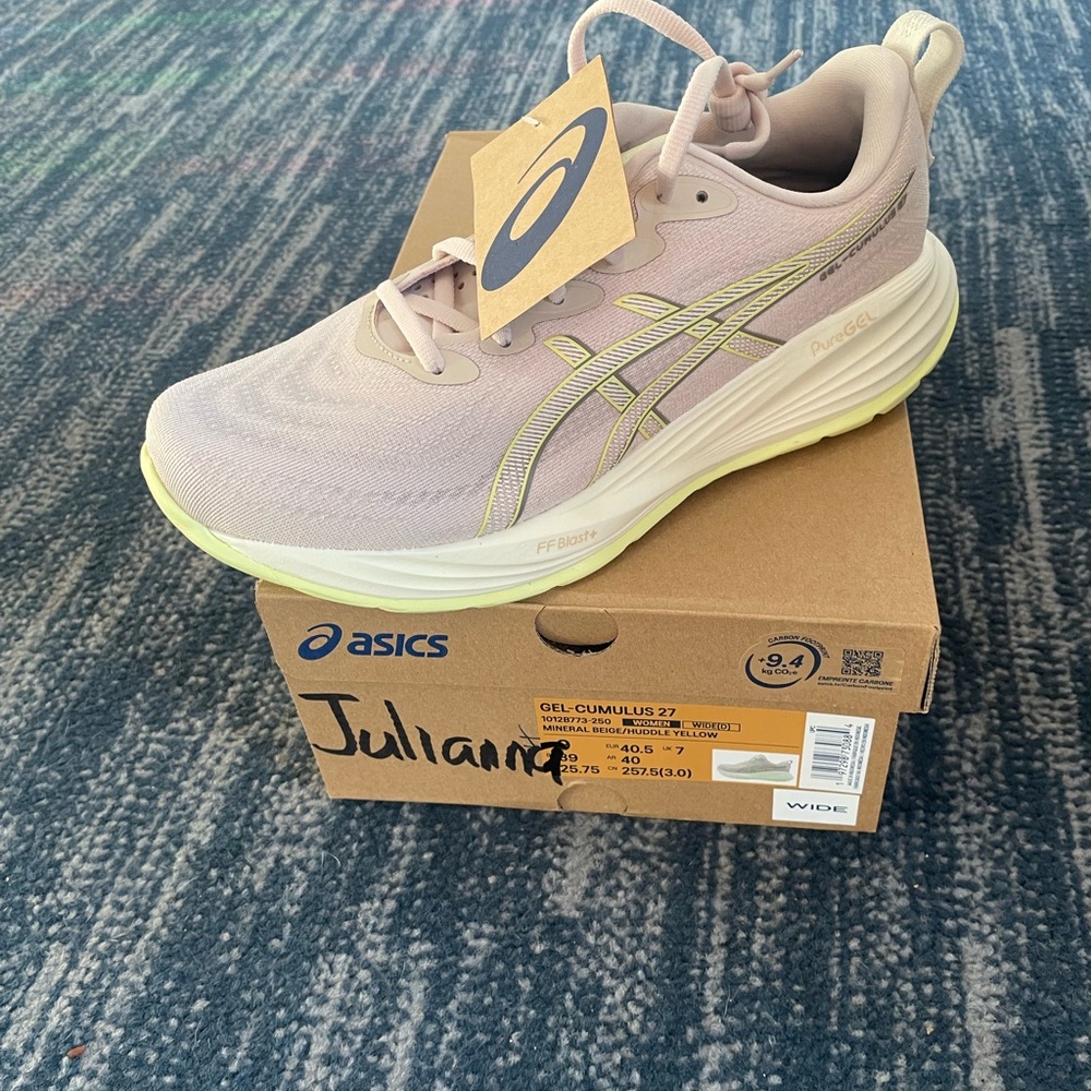 ASICS Women's Gel-Cumulus 27 in Cream and Yellow Running Shoes